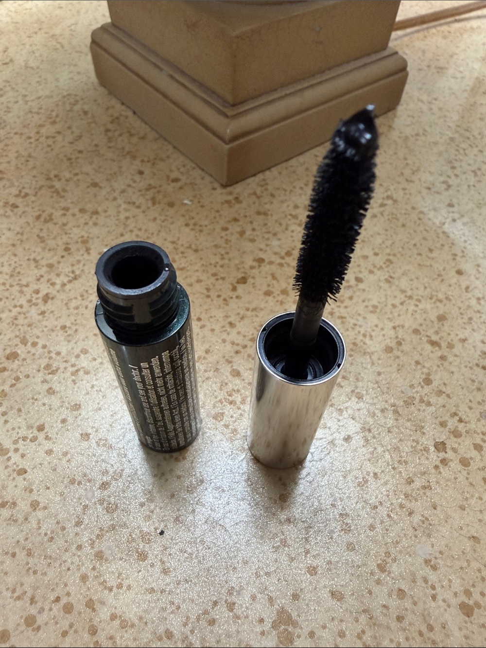 CLINQUE HIGH IMPACT MASCARA COLOR #01 BLACK TRAVEL SIZE - Picture 9 of 10